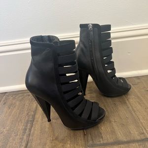 SOLD! GUCCI black booties